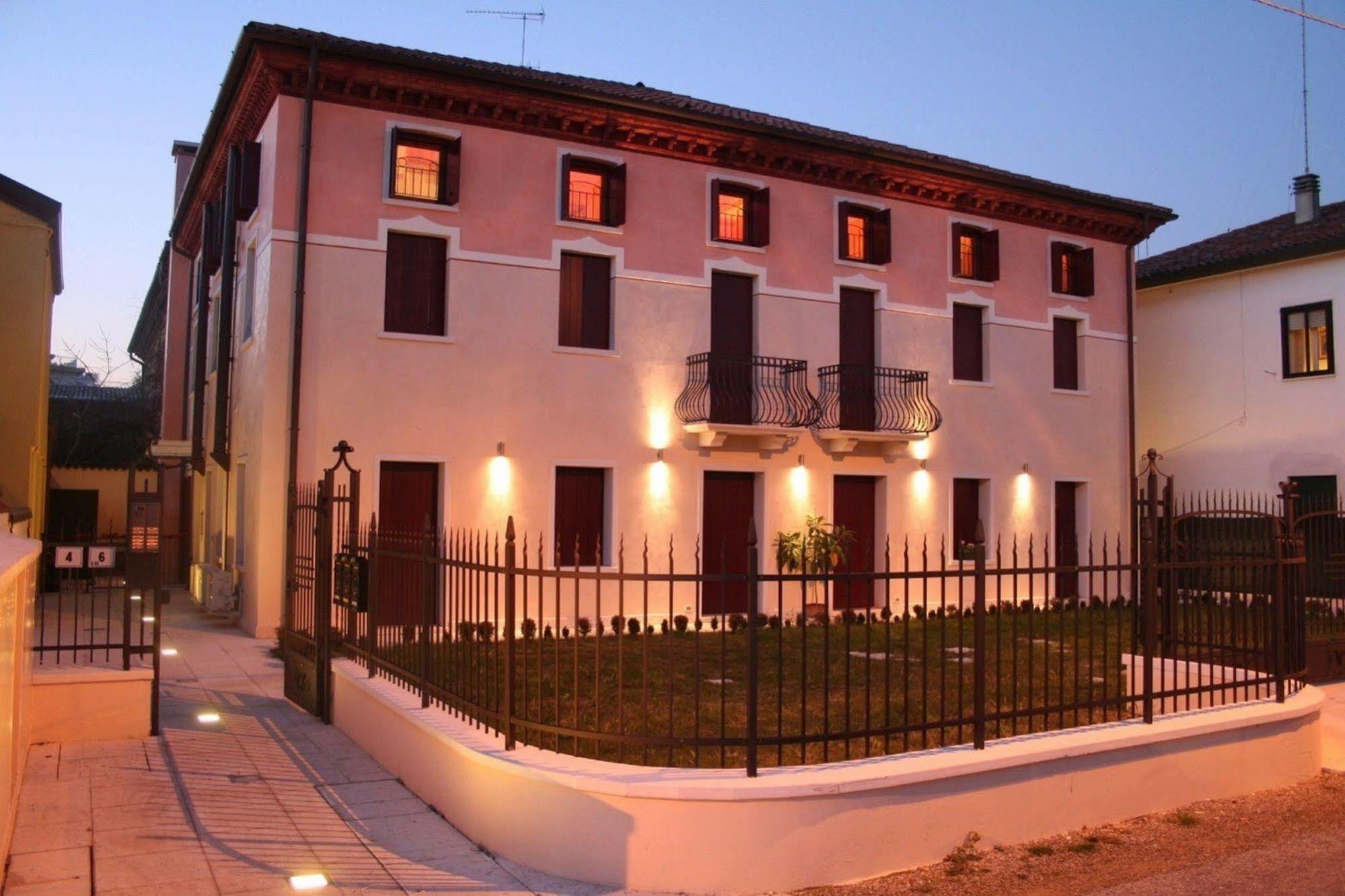 Giotto Luxury Suite&apartments 5*